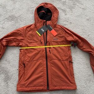 NWT Kor Airshell Warm Medium Mountain Hardware Brand New